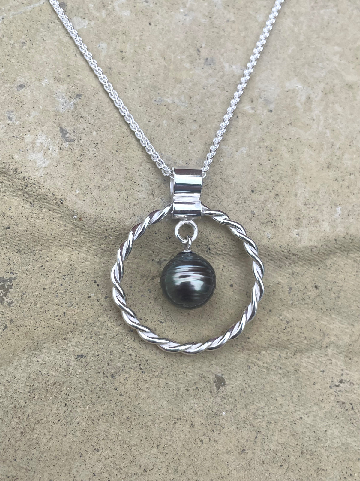 Black Pearl Twisted Pendant