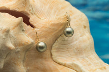 Load image into Gallery viewer, AAA grade Tahitian Pearl Earrings