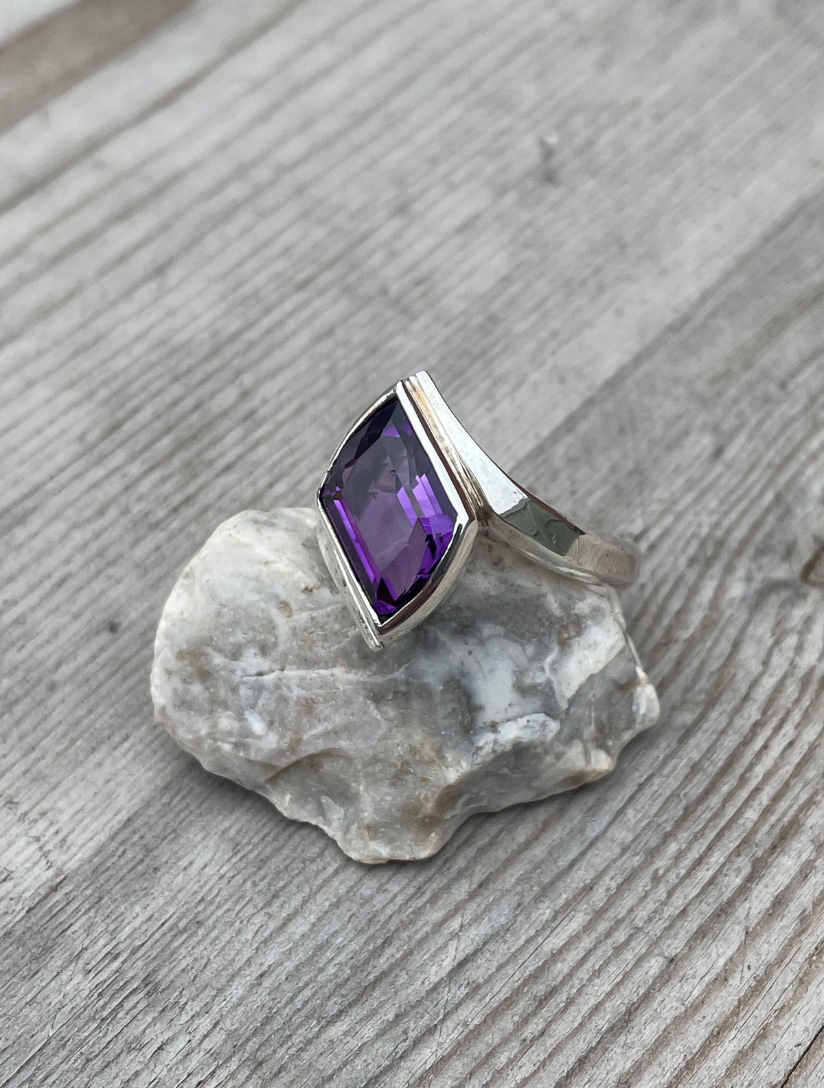Vivid Amethyst Ring