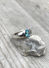 Load image into Gallery viewer, Stunning Topaz Ring
