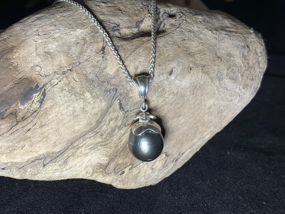 Tahitian Pearl Pendant