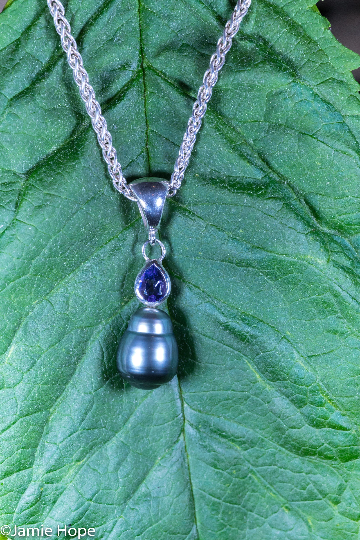 Tahitian Pearl and Amethyst Pendant